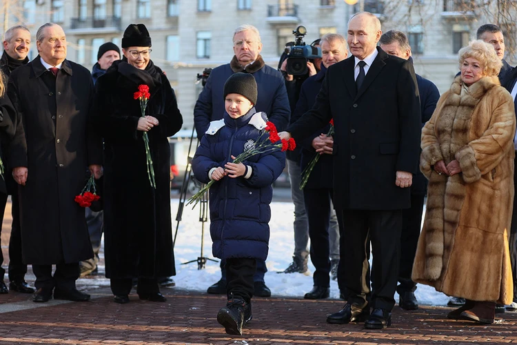 Владимир Путин пообщался с 8-летним сыном Ксении Собчак: Мальчик отказался раскрывать подробности разговора