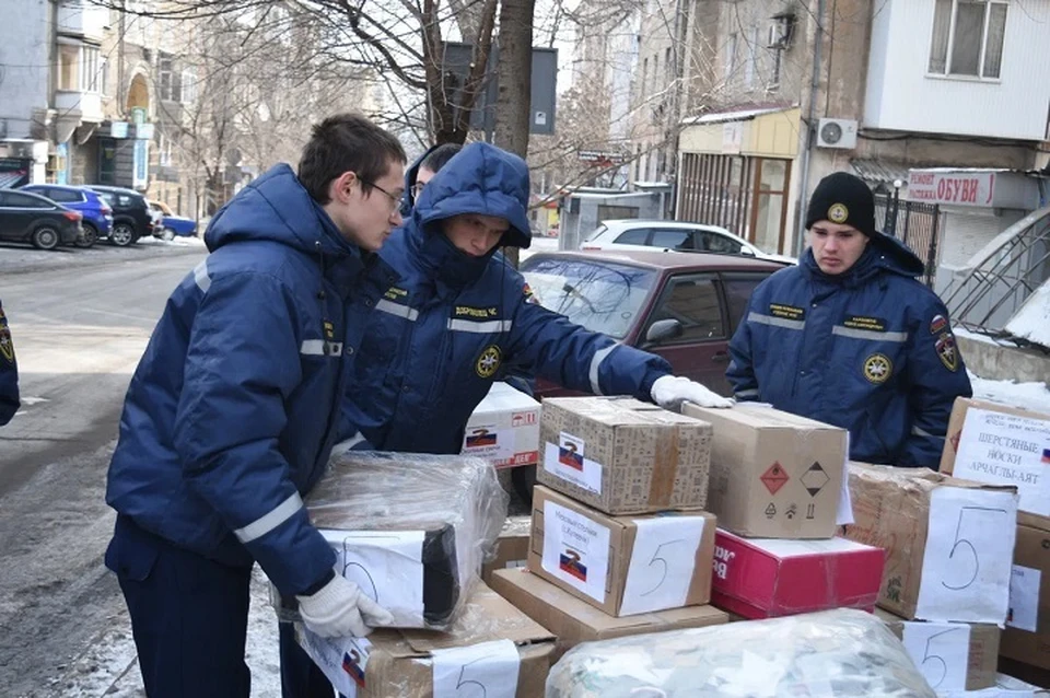 ВСКС передали гумпомощь российским военным в ДНР. Фото: ВСКС ДНР