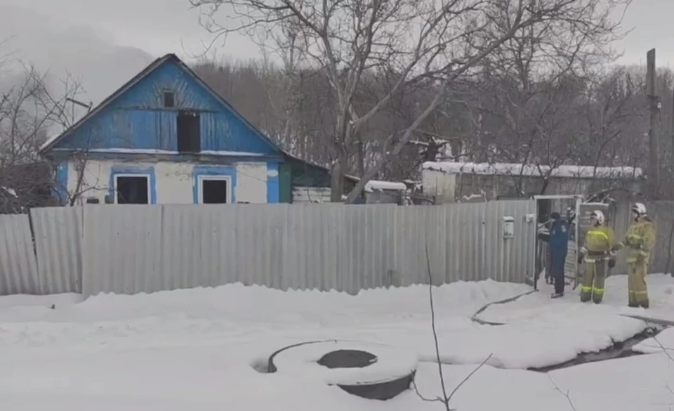 Женщина оказалась в горящем доме. ФОТО: скриншот с видео