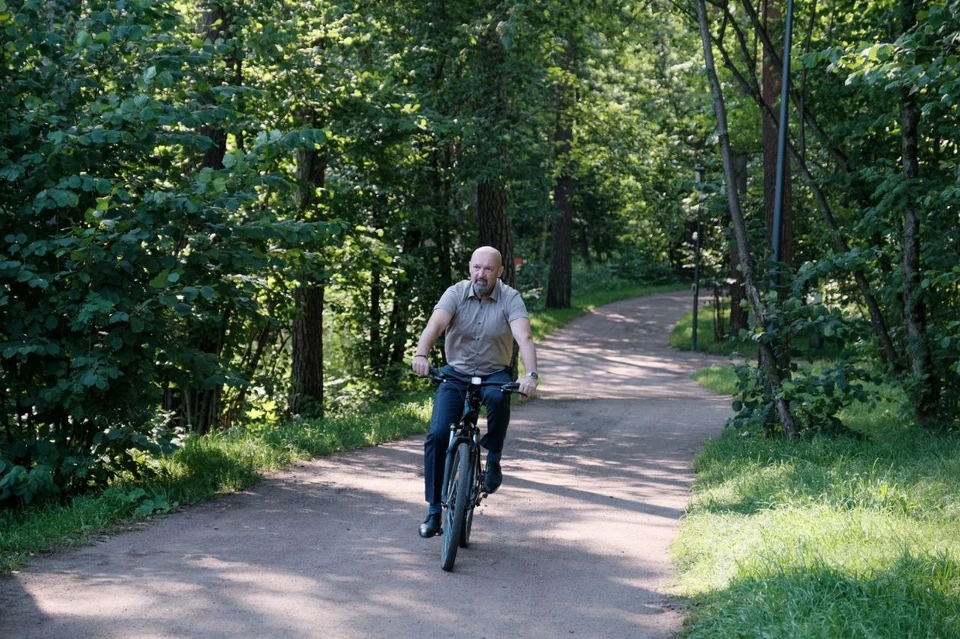 Чиновник Аноприенко не давал согласие своим коллегам публиковать это фото.