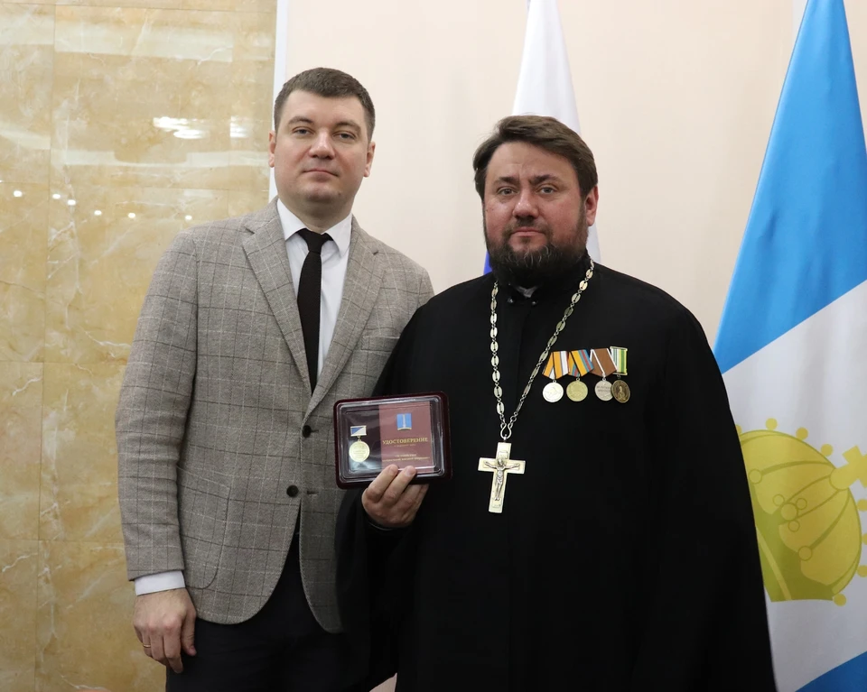 Пятеро ульяновцев получили из рук депутатов знаки «За содействие СВО» | ФОТО: Ульяновская Городская Дума
