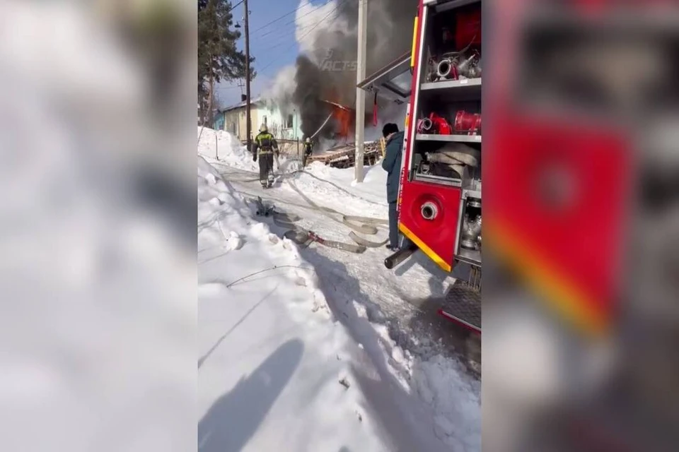 Пожарные оперативно справились с огнем, пострадавших нет. Фото: стоп-кадр видео ACT-54 Новосибирск.