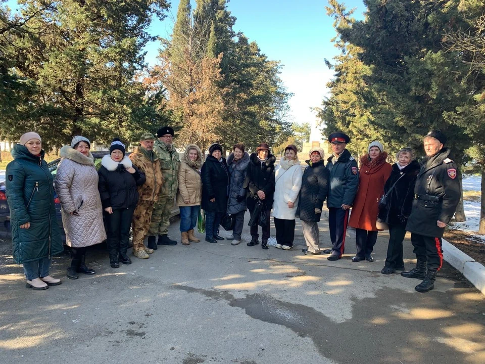 Участники памятного мероприятия посетили захоронения всех героев, никого не оставили без внимания.