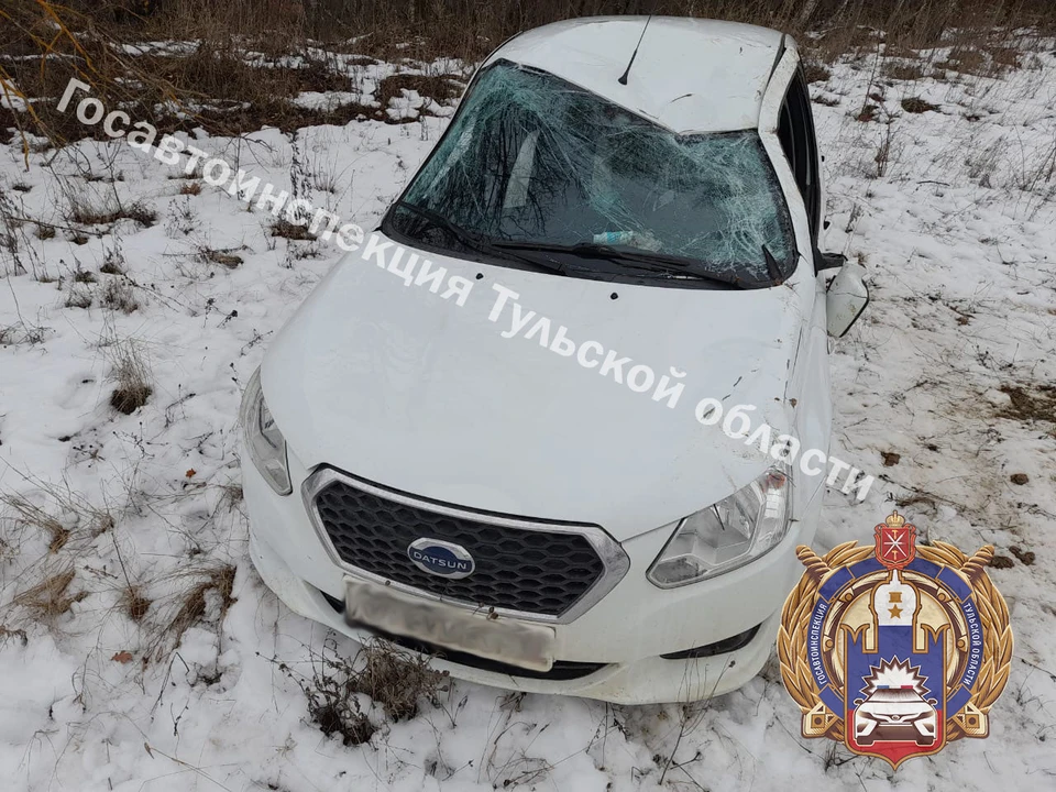 В Каменском районе автоледи на машине Datsun перевернулась в кювет.