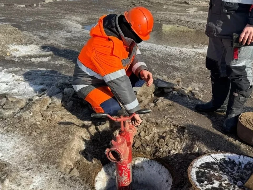 В уфимской Нижегородке потоп из-за коммунальной аварии.