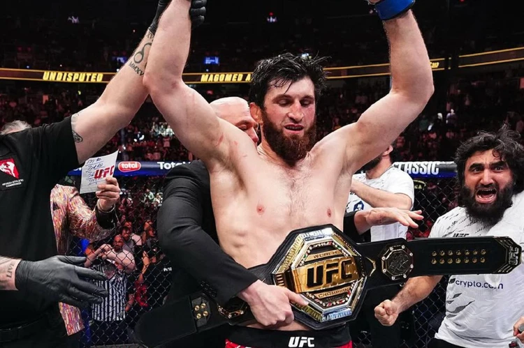 «Первый звонок – маме»: чемпион UFC Анкалаев признался, что бой с Перейрой прошел не по плану