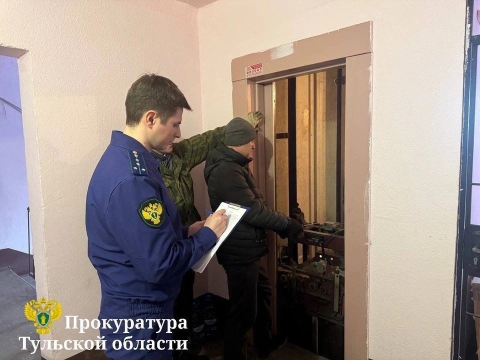 В Туле выявили опасные нарушения при эксплуатации лифтов.