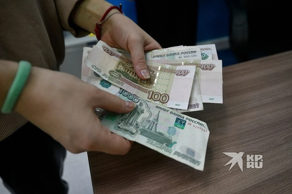 Специалист получил взятку в размере шести тысяч рублей от иностранца