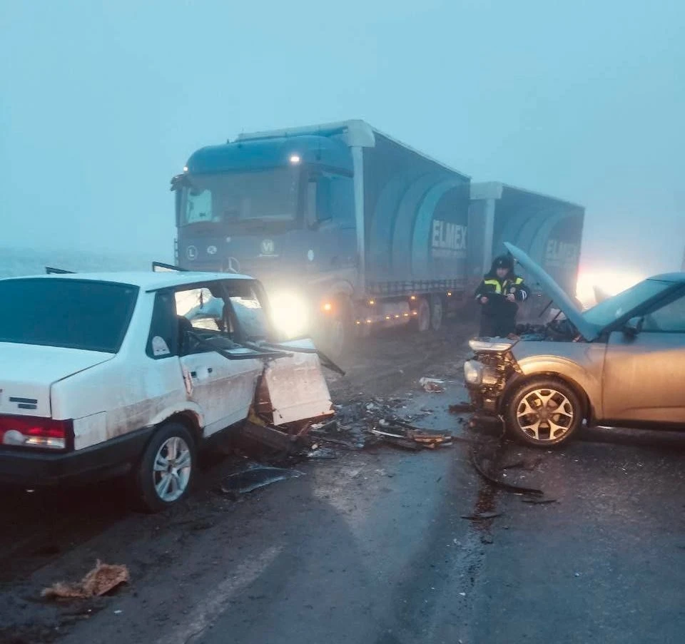 Пострадавших госпитализировали. Фото: ГКУ СО Центр по делам ГО, ПБ и ЧС