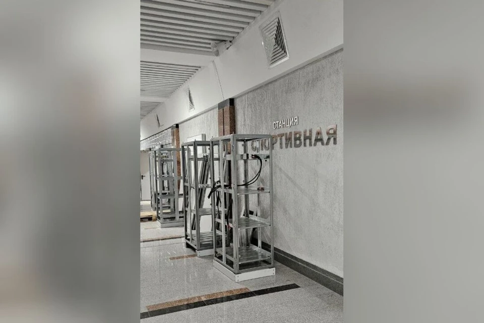 ​В Новосибирске на «Спортивной» установили источники бесперебойного питания. ФОТО: мэрия Новосибирска