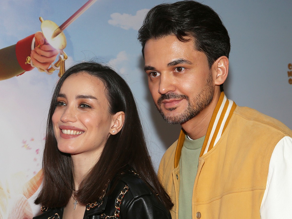 Төсекке байланған секс порно