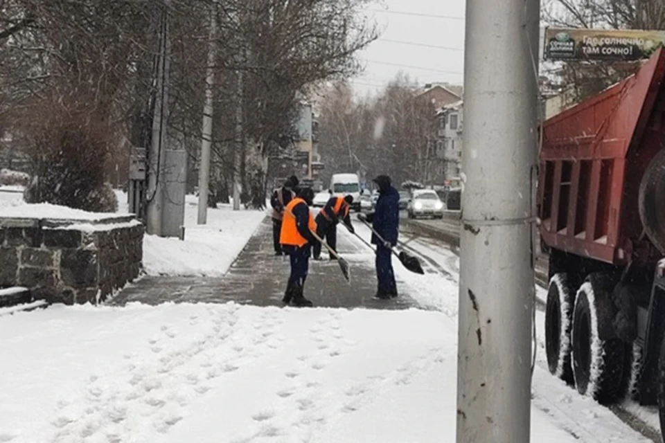 19 марта коммунальные службы ДНР очистили 1000 километров дорог от снега. Фото: Минстрой ДНР