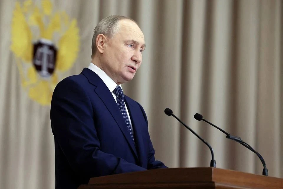 Владимир Путин провел телефонный разговор с эмиром Катара