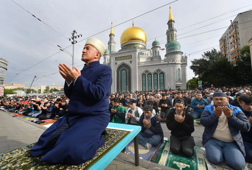 Молитвы лучше совершать в специально предназначенных для этого местах.