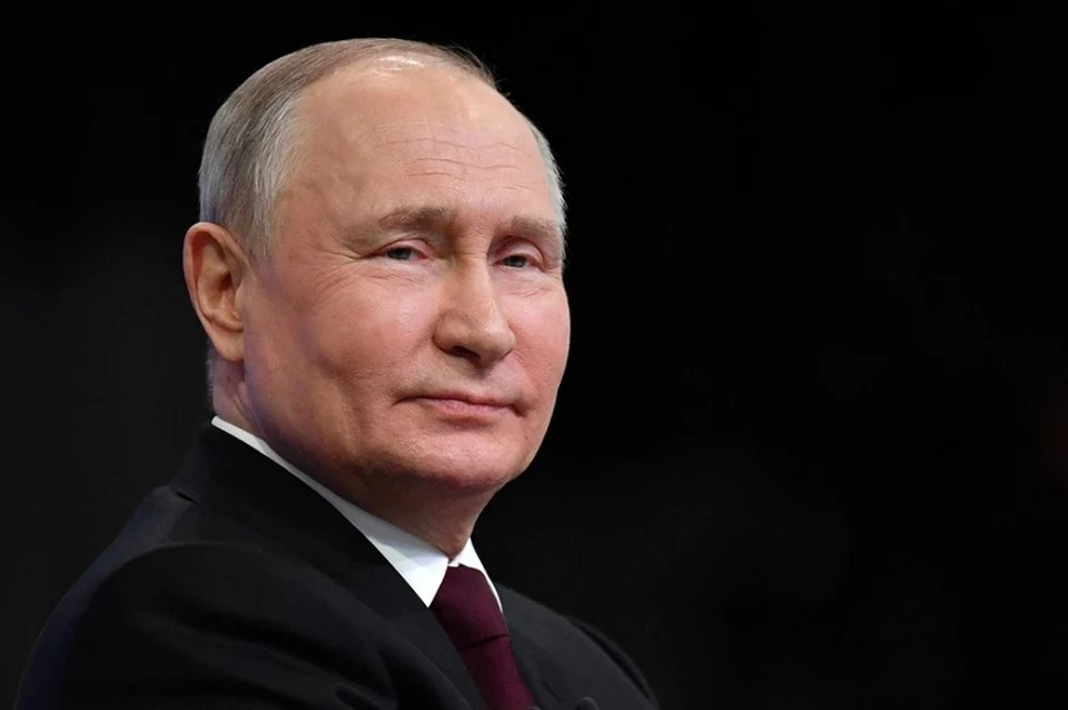Путин с первой попытки нашёл след амурского тигра на выставке центра «Россия»