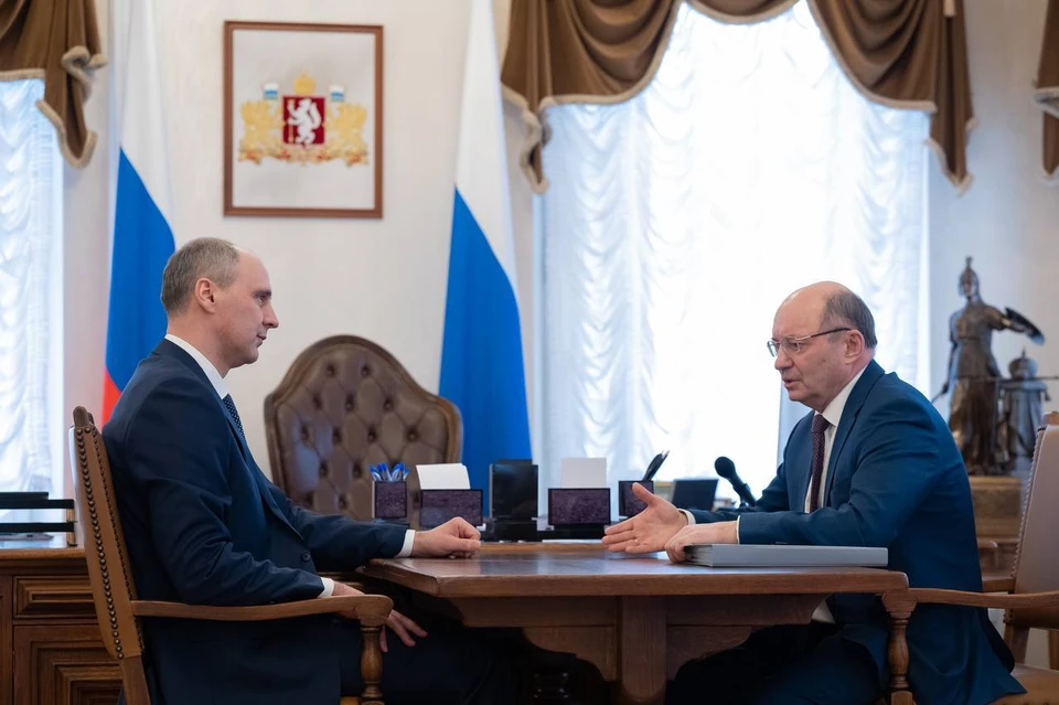 До недавнего времени Денис Паслер (слева) был губернатором Оренбургской области. Фото: telegram Дениса Паслера