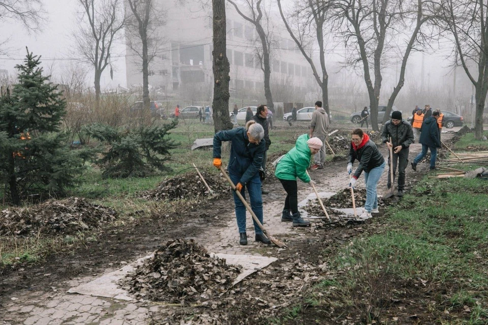В Мариуполе прошел очередной крупный субботник. Фото: ТГ/Моргун