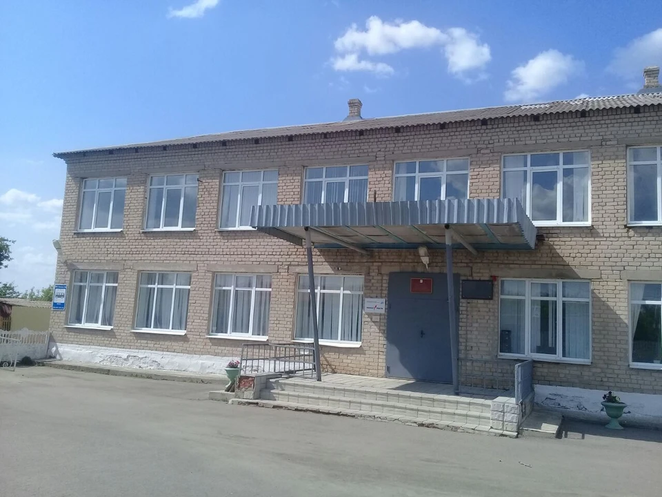 В Ракитянском районе для школьников с сегодняшнего дня, 7 апреля, ввели очно-дистанционный формат обучения.