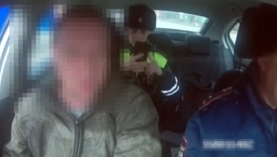 В Шушенском поймали пьяного водителя электроскутера. Скриншот: видео Госавтоинспекция края