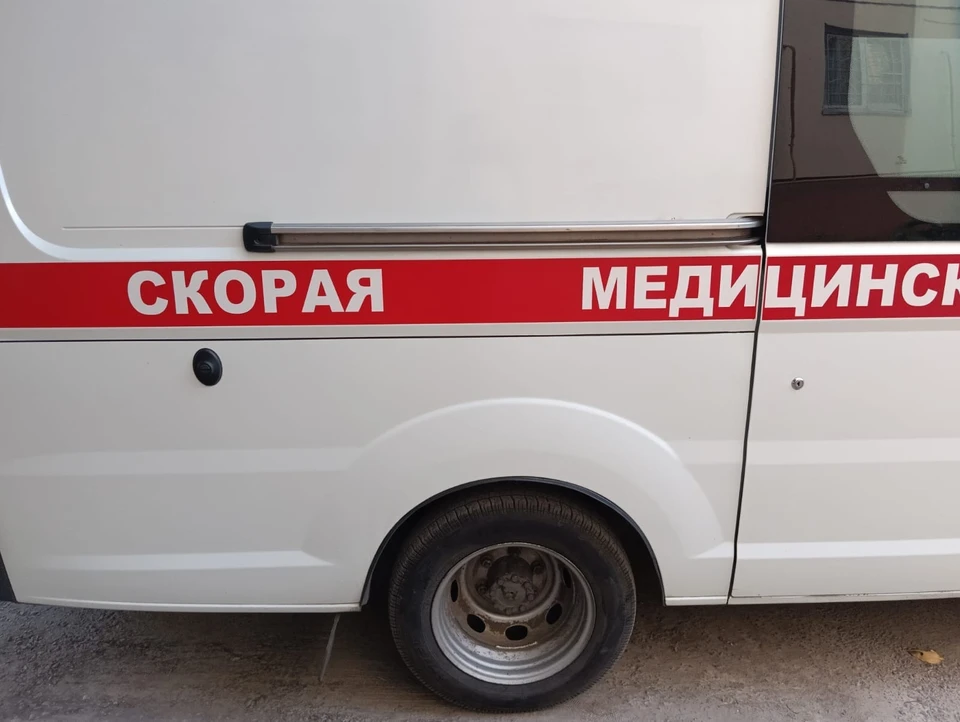 В полиции любитель экстрима задержался недолго, его отвезли в специализированное медицинское учреждение.