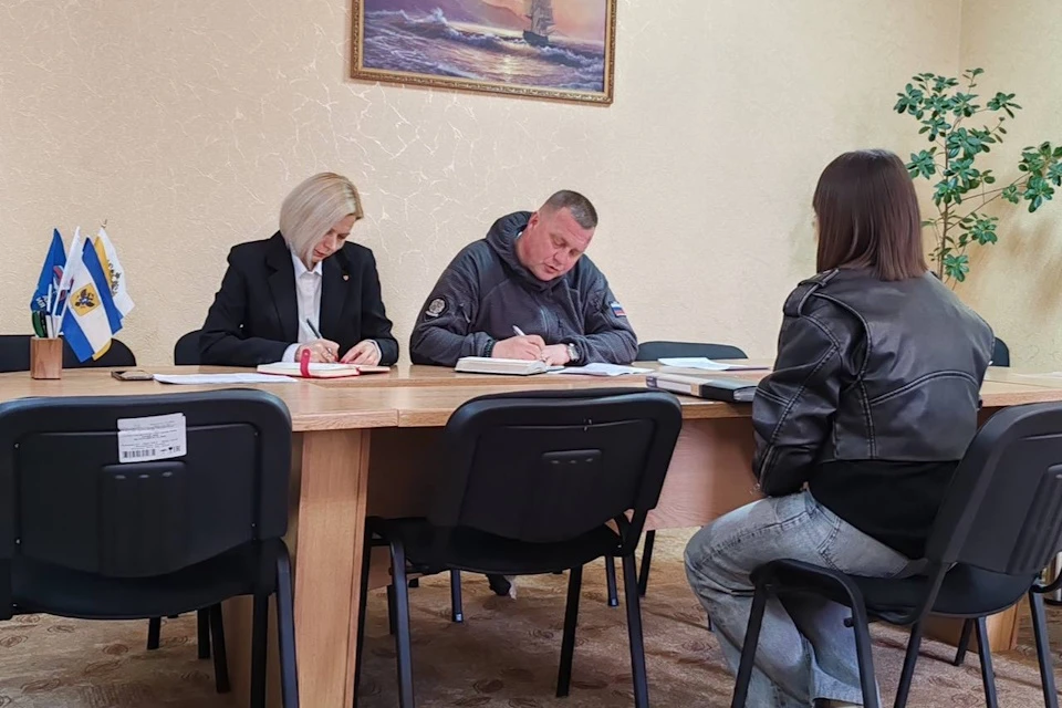 Сенатор провел личный прием в Чаплинском округе Фото:пресс-служба Игоря Кастюкевича