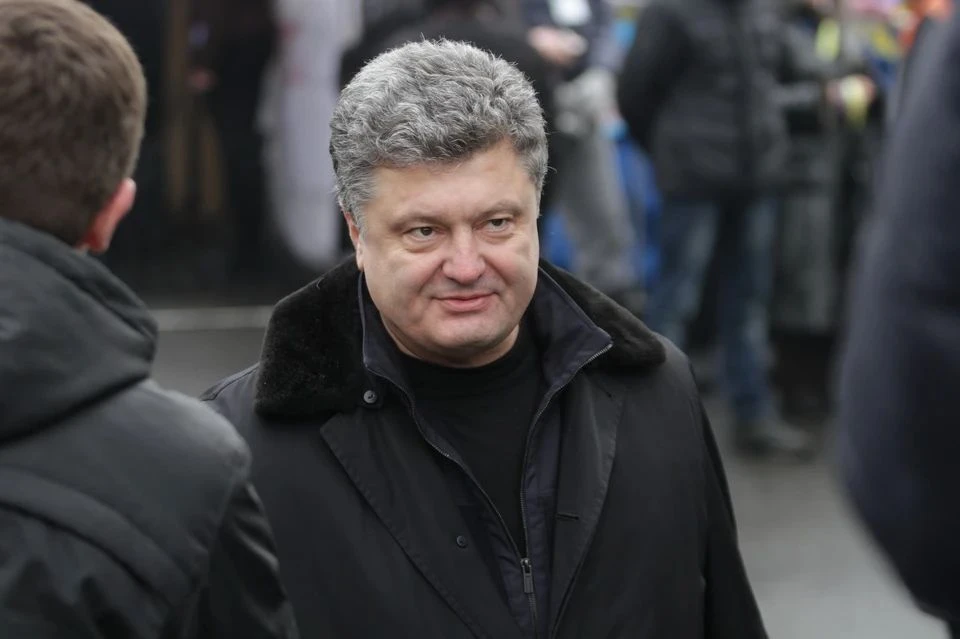 Порошенко* предложил включить оппозицию в правительство Украины ради переговоров