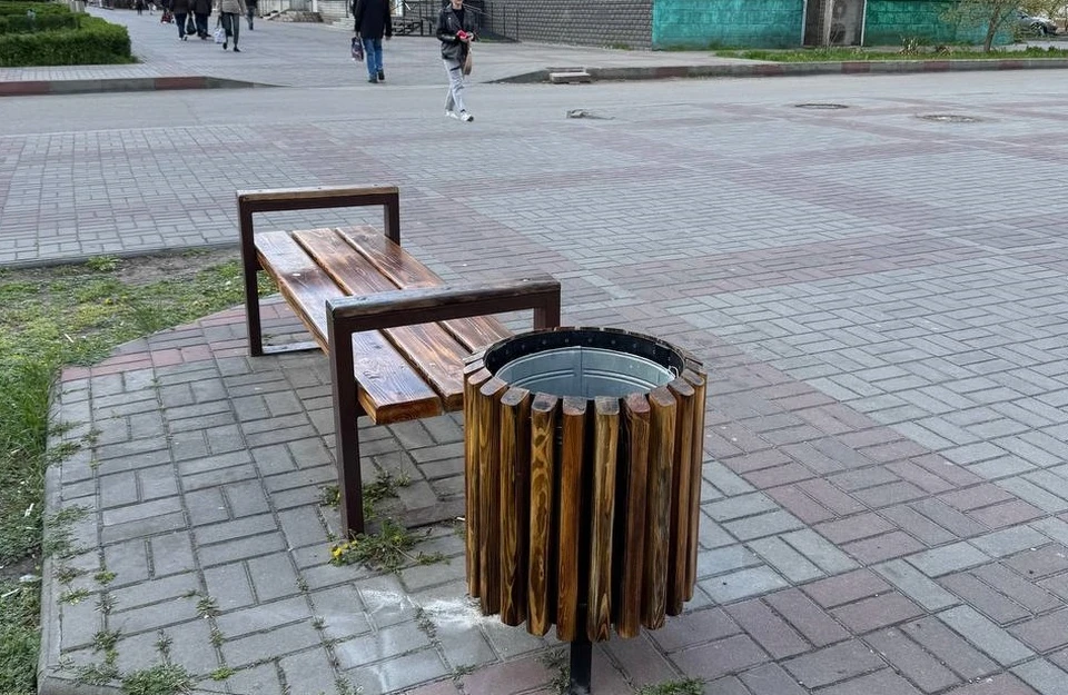 В городе устанавливают урны. Фото - тг-канал администрации Мелитополя