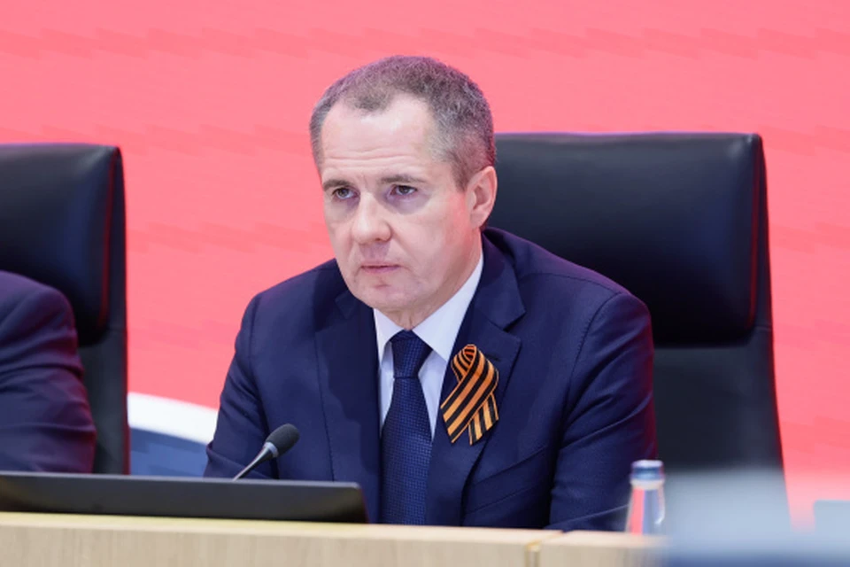 Гладков поручил разработать комплексные меры поддержки трудоустройства белгородцев из приграничья