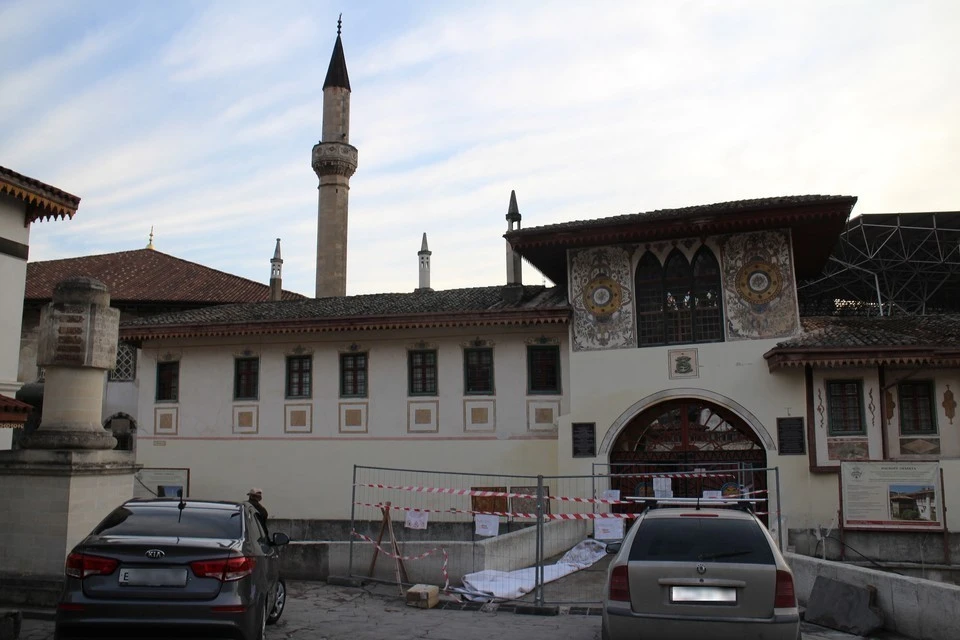 В Ханском дворце в Крыму обнаружили следы жизни древних морских организмов