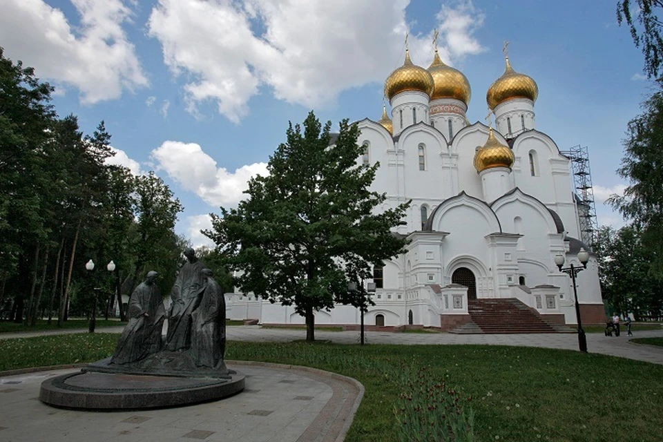 У храмов Ярославля в Пасху ограничит парковку и стоянку машин. ФОТО: архив КП
