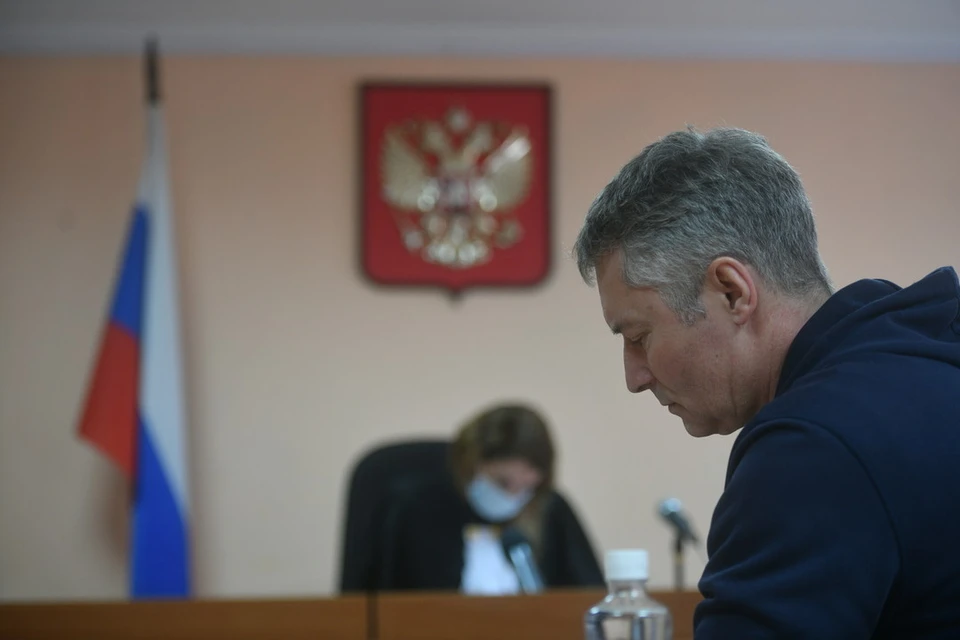 Торговый центр на улице Гоголя убрал шлагбаум после вмешательства судебного пристава.