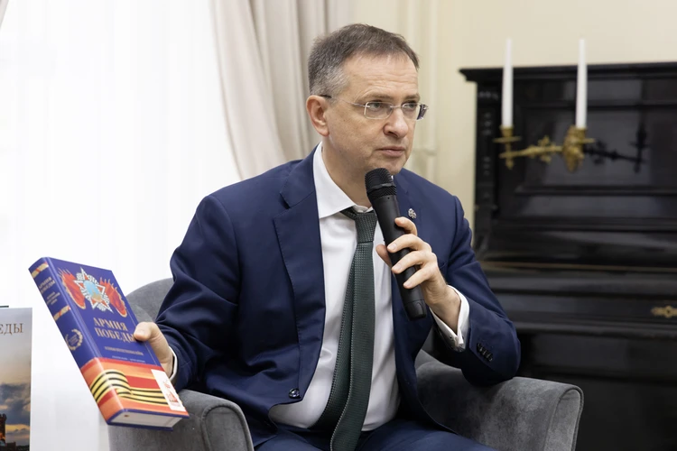 «Впервые за 35 лет — от Древней Руси до СВО»: Владимир Мединский отредактировал и представил учебники по военной истории России