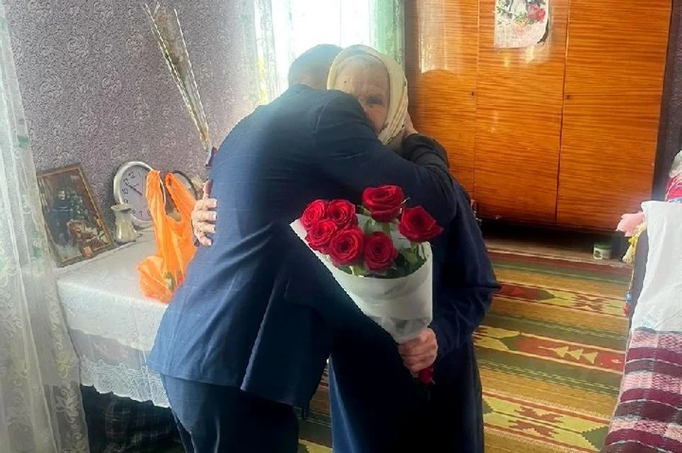 В Херсонской области ветеранам вручили поздравления президента России к 80-летию годовщины Победы в Великой Отечественной войне. ФОТО: Минтруд Херсонской области