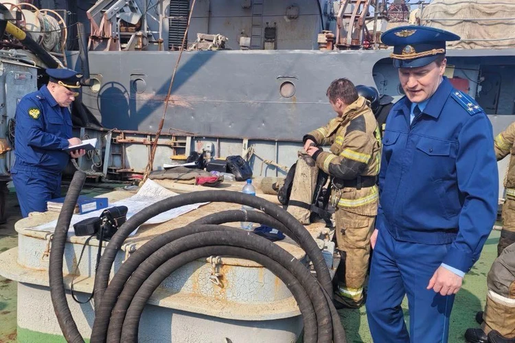 В Приморье прокуратура проверяет возгорание на судне «Набат»
