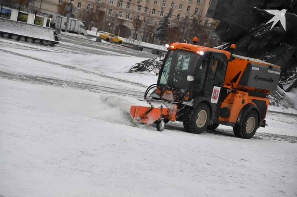 Расчистить дороги после снегопада помогут 305 единиц уборочной техники