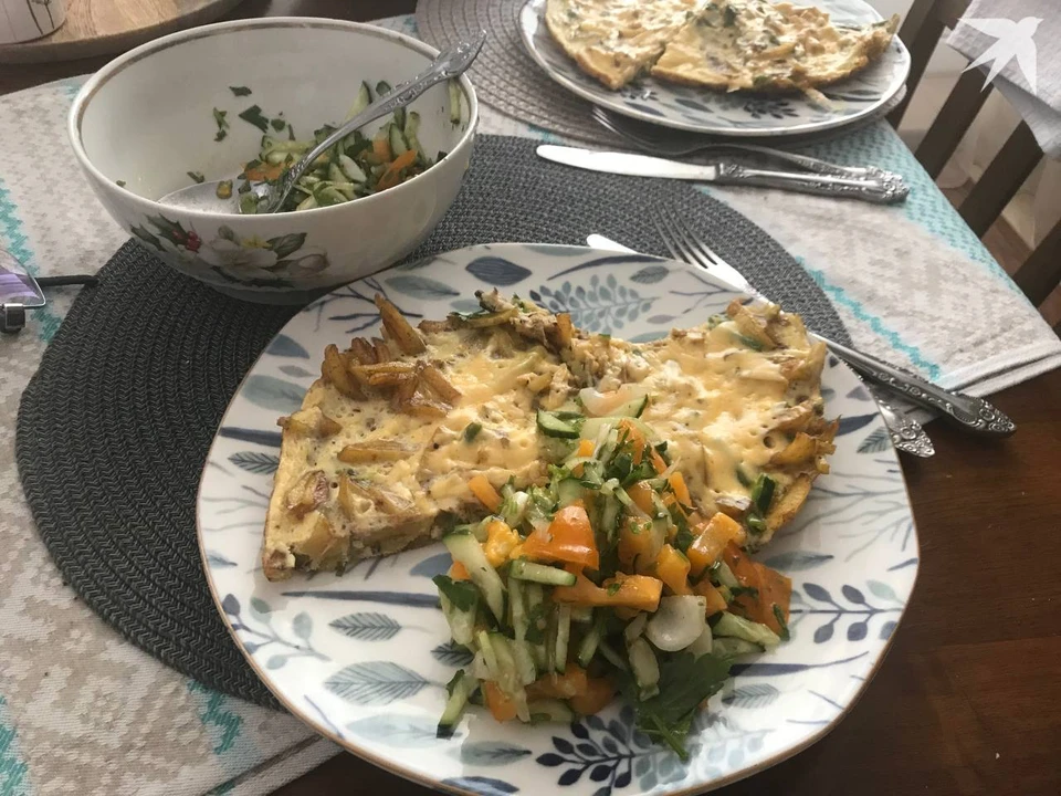 Чтобы железо усваивалось хорошо, нужны мясо или печень, бобовые на гарнир и овощи в салате. Фото: архив "КП".