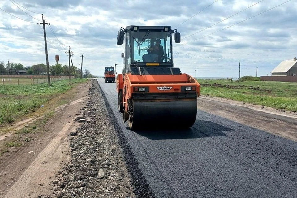 Московская область ремонтирует дорогу в районе села Лебединское. Фото: Минтранс ДНР