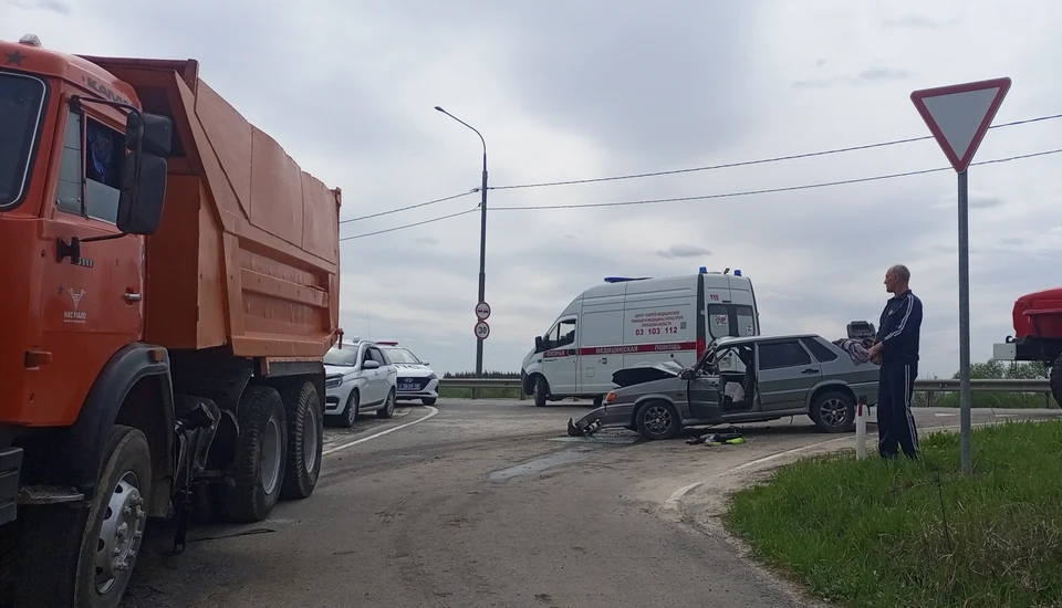 Авария произошла в Задонском районе на трассе М-4 «Дон». Фото управления Госавтоинспекции по Липецкой области.
