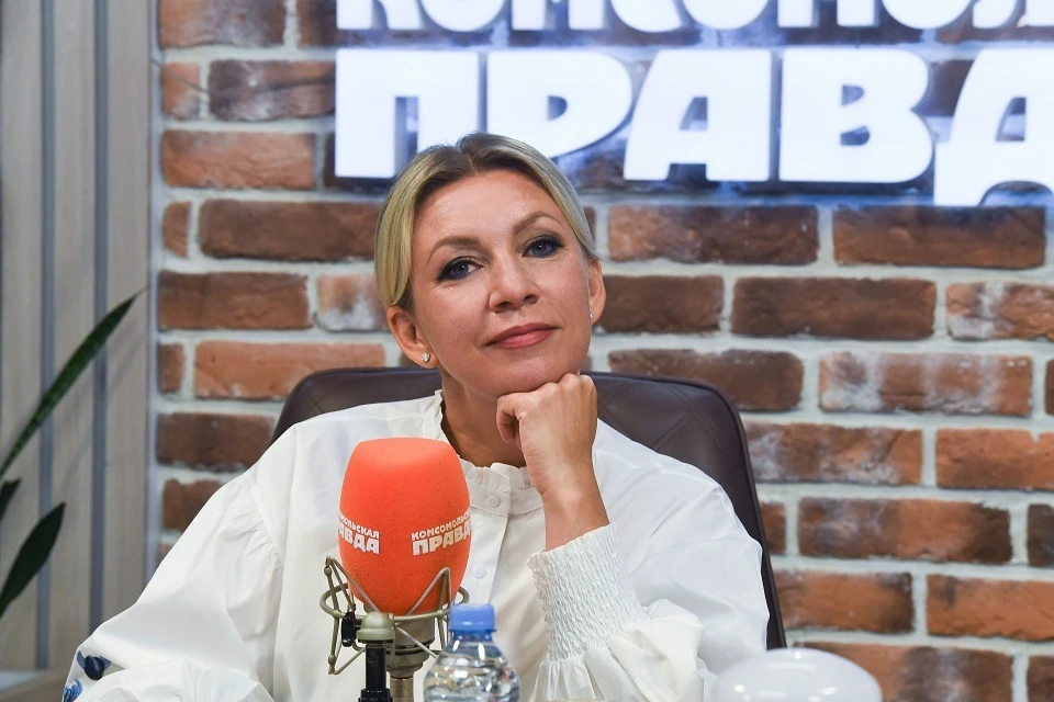«Россия рулит»: стало известно, откуда появилась патриотическая надпись на машине Лаврова в Рио-де-Жанейро