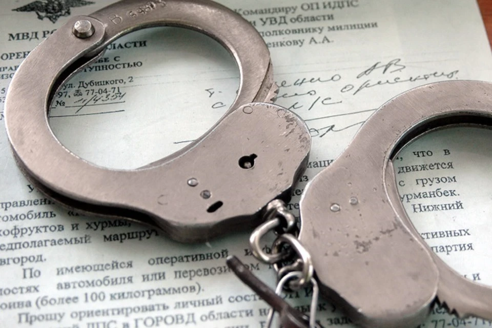 В ходе осмотра места происшествия полицейские нашли самодельное огнестрельное оружие.