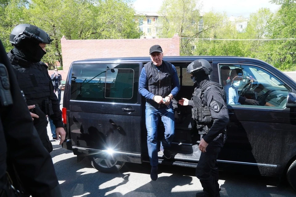 Суд взыскал с Анатолия Быкова 200 тысяч рублей