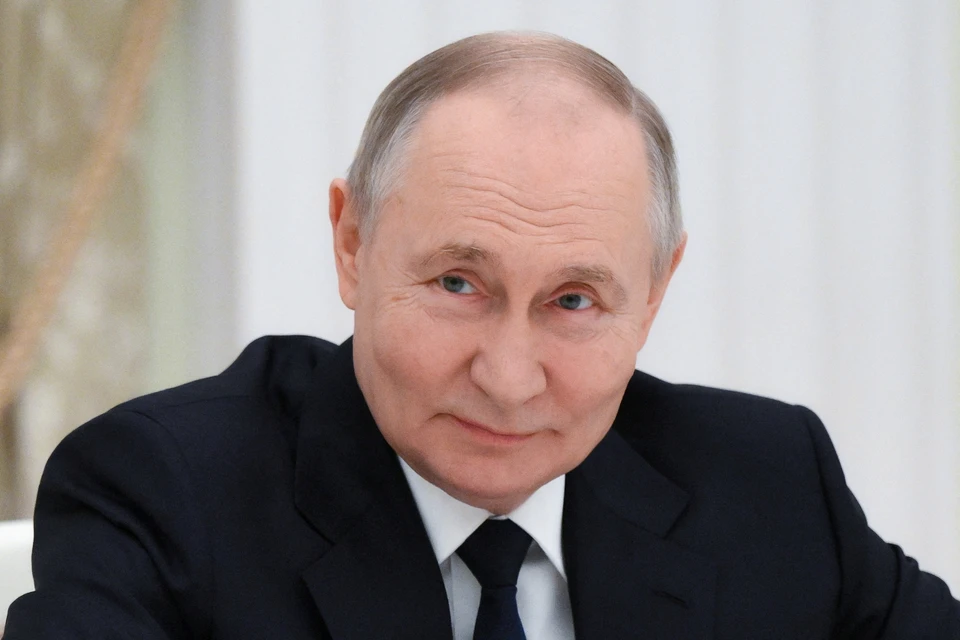 Президент Владимир Путин показал кухню в своей квартире в Кремле