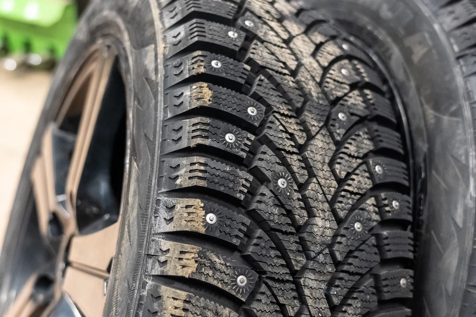 Пьяный ульяновец гулял по Локомотивной и порезал ножом шины у восьми автомобилей