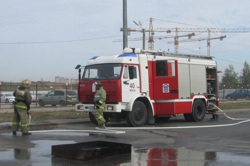 Площадь возгорания составила 15 квадратных метров.