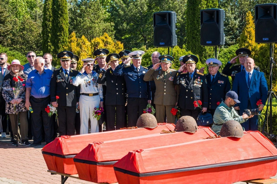 В Шерпенах прошла торжественная церемония перезахоронения советских солдат. Фото: soldat_pobedi