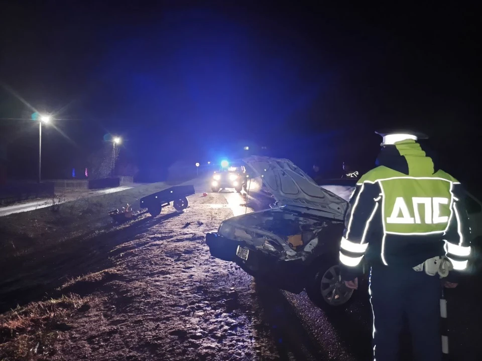 Водитель «ВАЗ 21093» столкнулся с мотоблоком HUTER. Фото: Госавтоинспекция Свердловской области