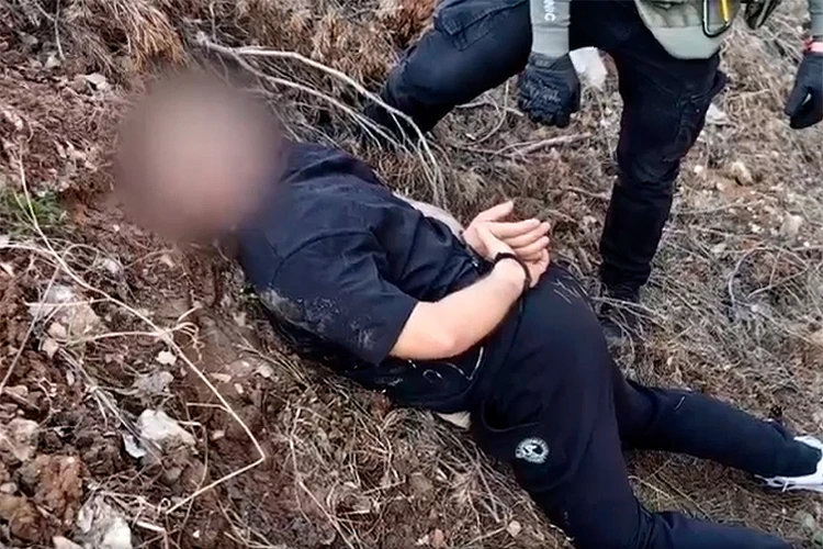 Помогли мошенникам обмануть тысячи россиян: задержана преступная группировка, которая обеспечивала работу «sim-боксов»