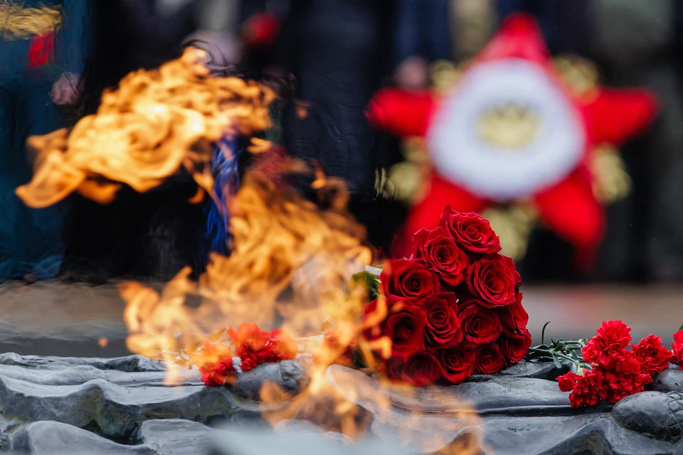 В рамках акции «Храним огонь Победы» Вечный огонь зажгли на 80 мемориалах