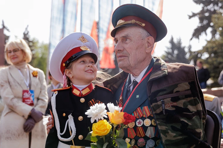 День Победы в Челябинске 9 мая 2025: прямая онлайн-трансляция празднования 80-летней годовщины Победы