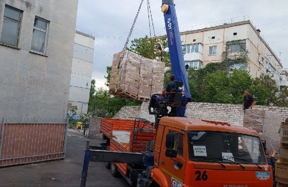 В Новую Каховку привезли партию гуманитарной помощи. ФОТО: администрация Новой Каховки